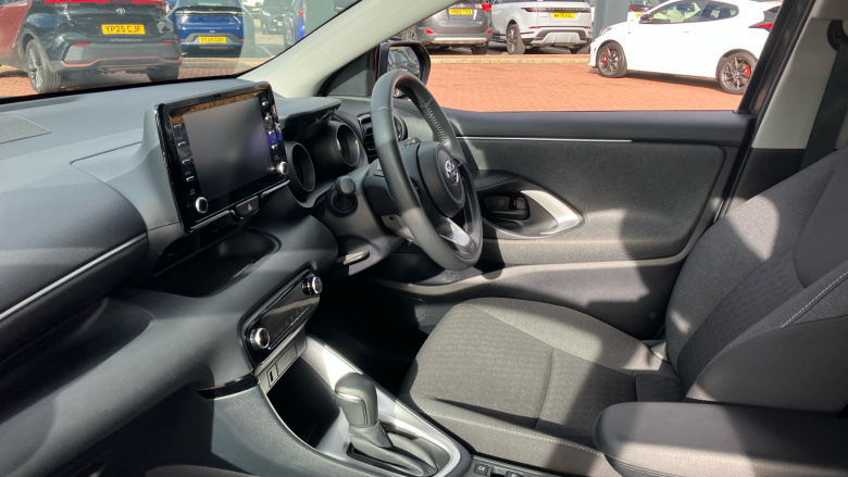 Toyota Yaris 1.5 Hybrid Design 5dr CVT Hybrid Hatchback